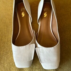 Franco sarto size 8.5 flats in cream